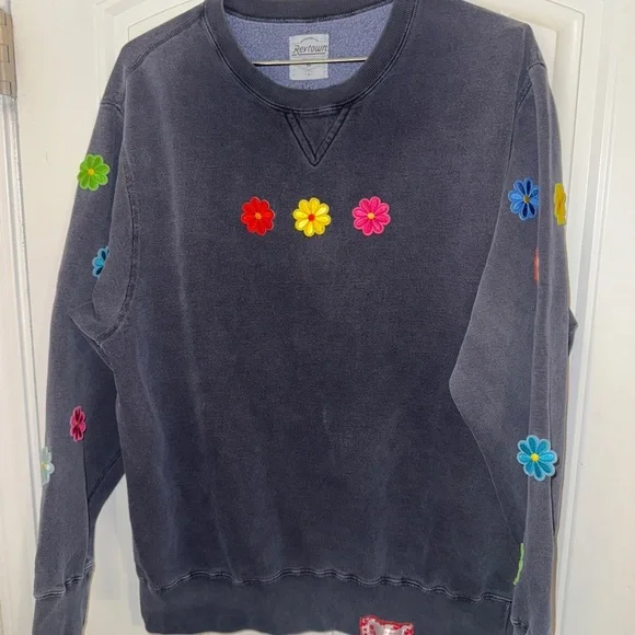 Revtown Gray Sweatshirt with Black Trim - Picture 5 of 8